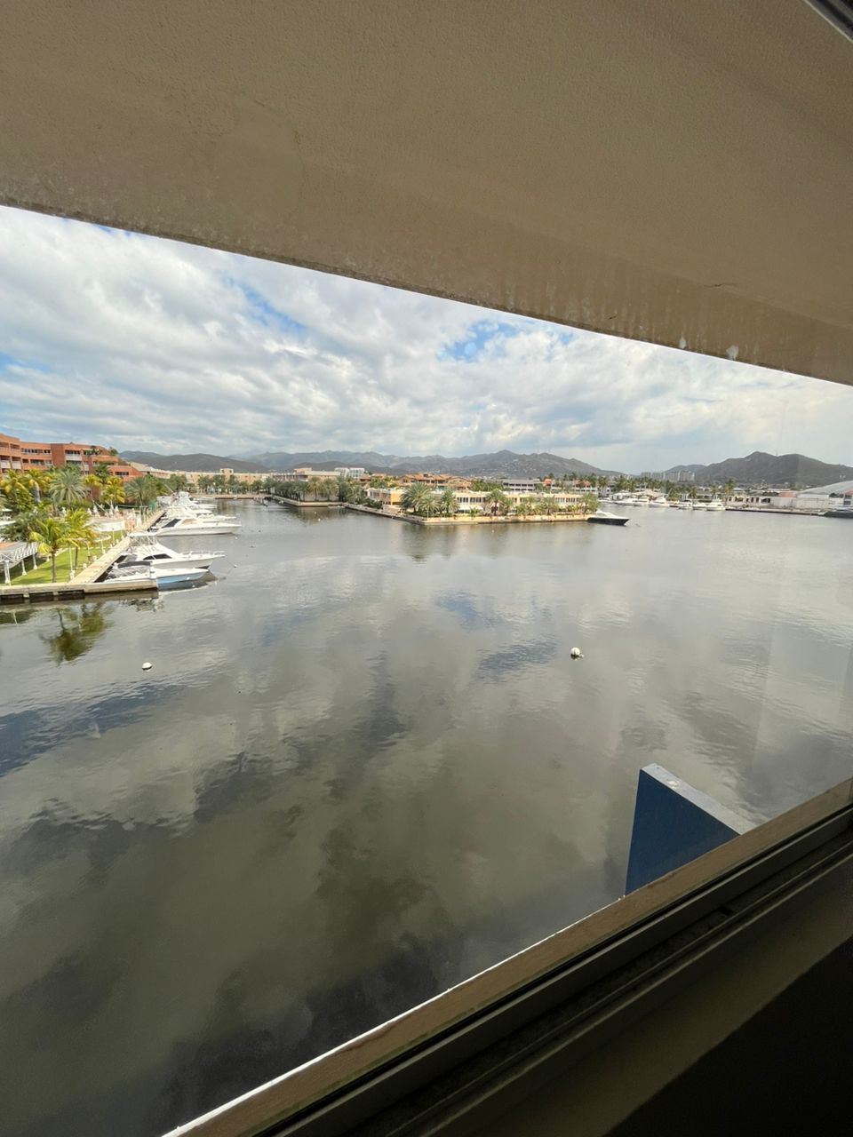 Apartamento en venta Lecheria con vista a los canales navegables - Conjunto Residencial Punta Marina