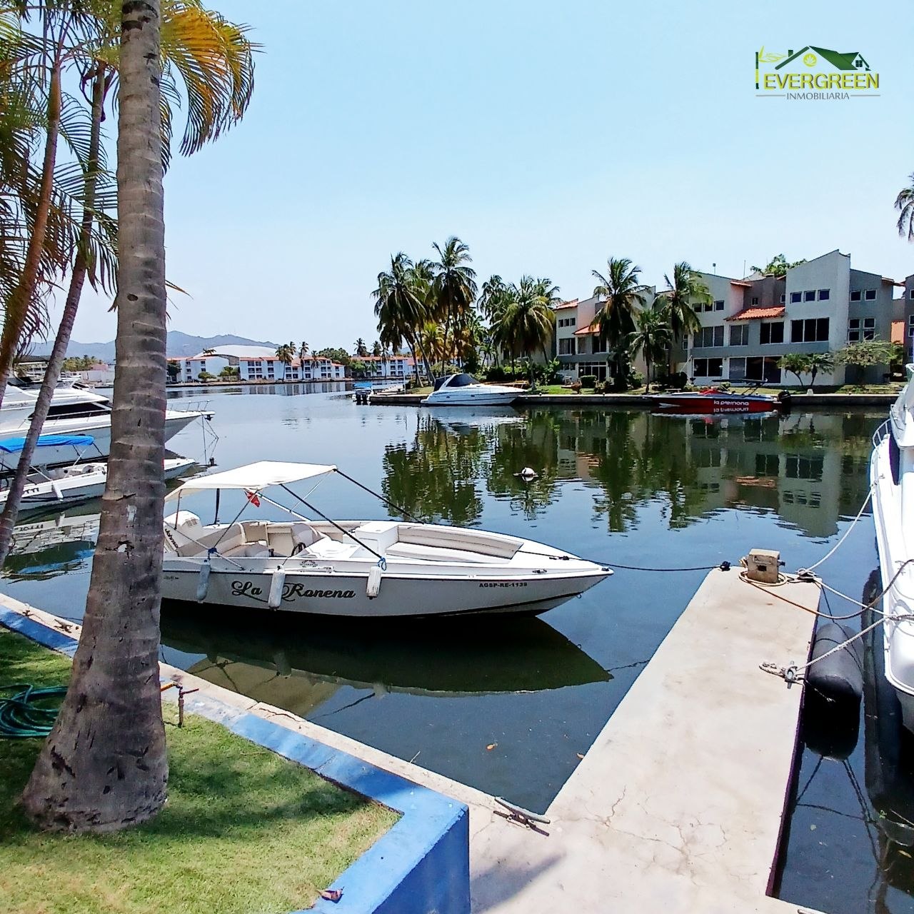 Townhouse C.R Marina Azul, Lechería Venezuela