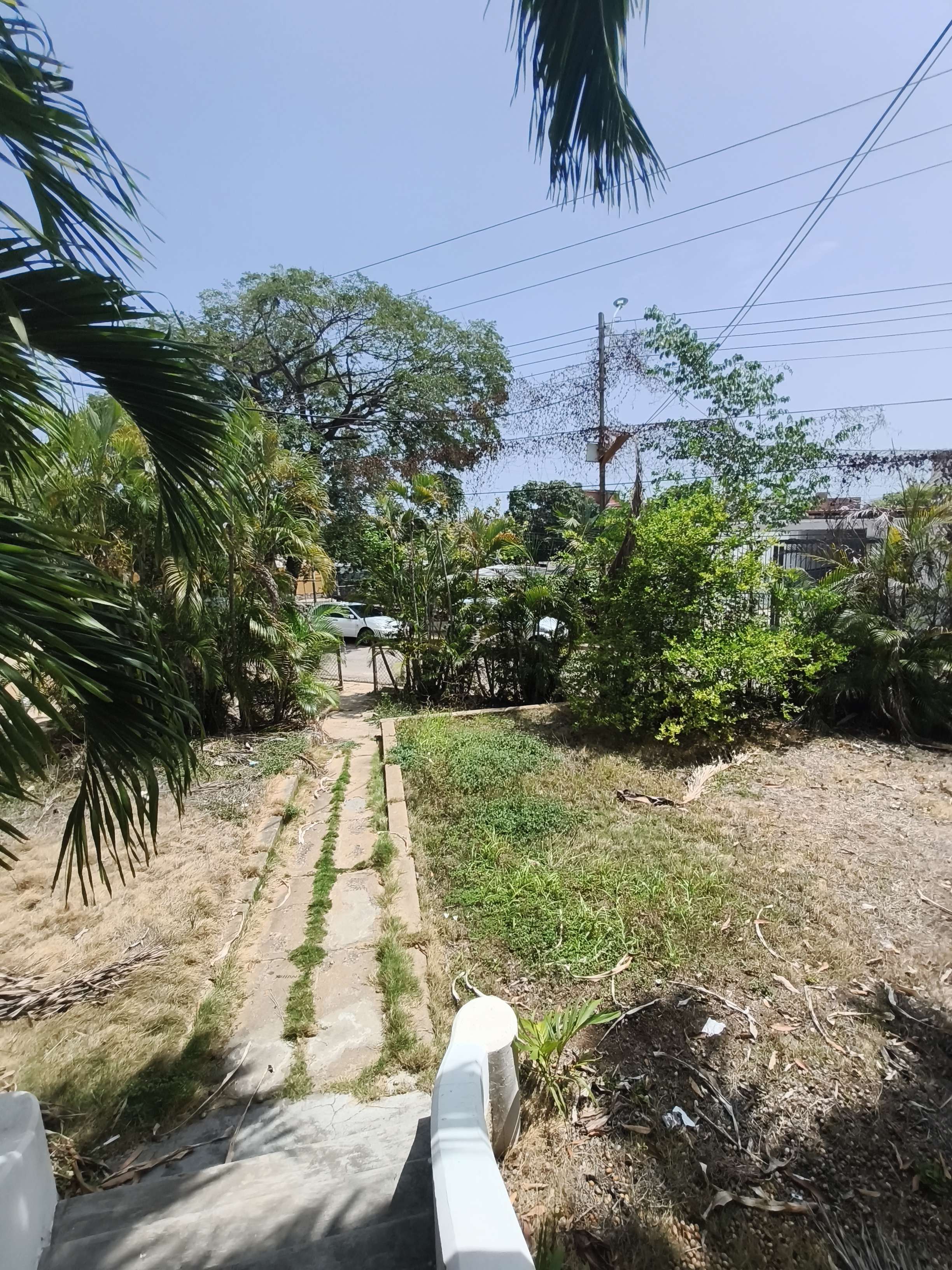 Venta Terreno con Casa Antigua Sector Las Garzas