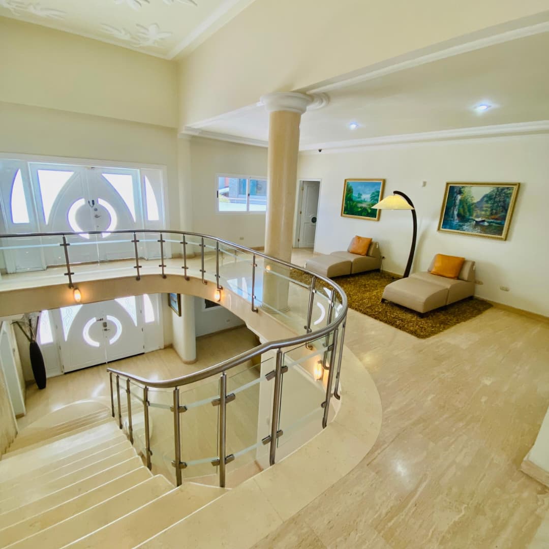 Casa en Alquiler -  Urbanización Las Villas Lechería